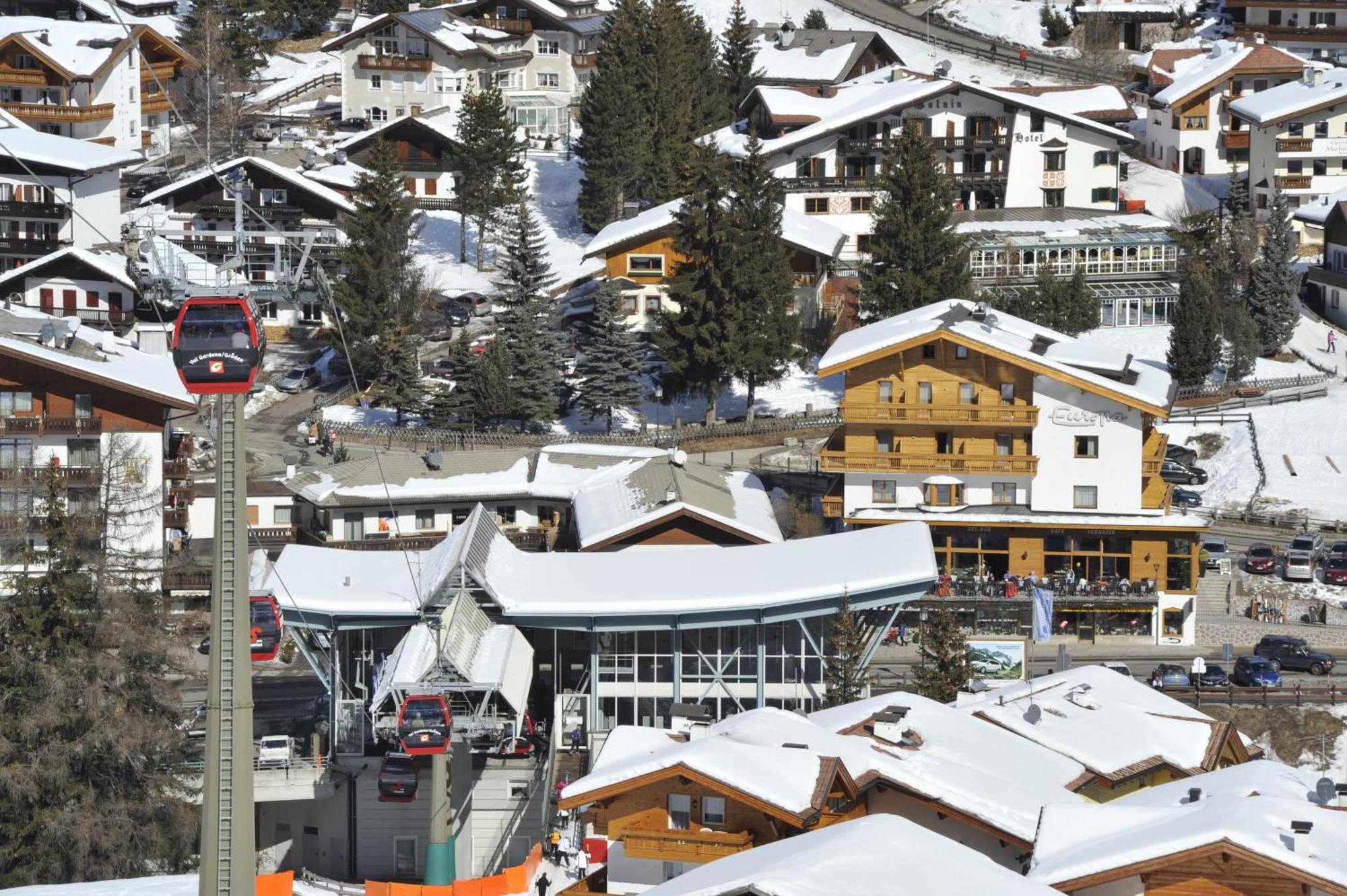 Hotel Europa Dolomites Сельва-ді-Валь-Гардена Екстер'єр фото