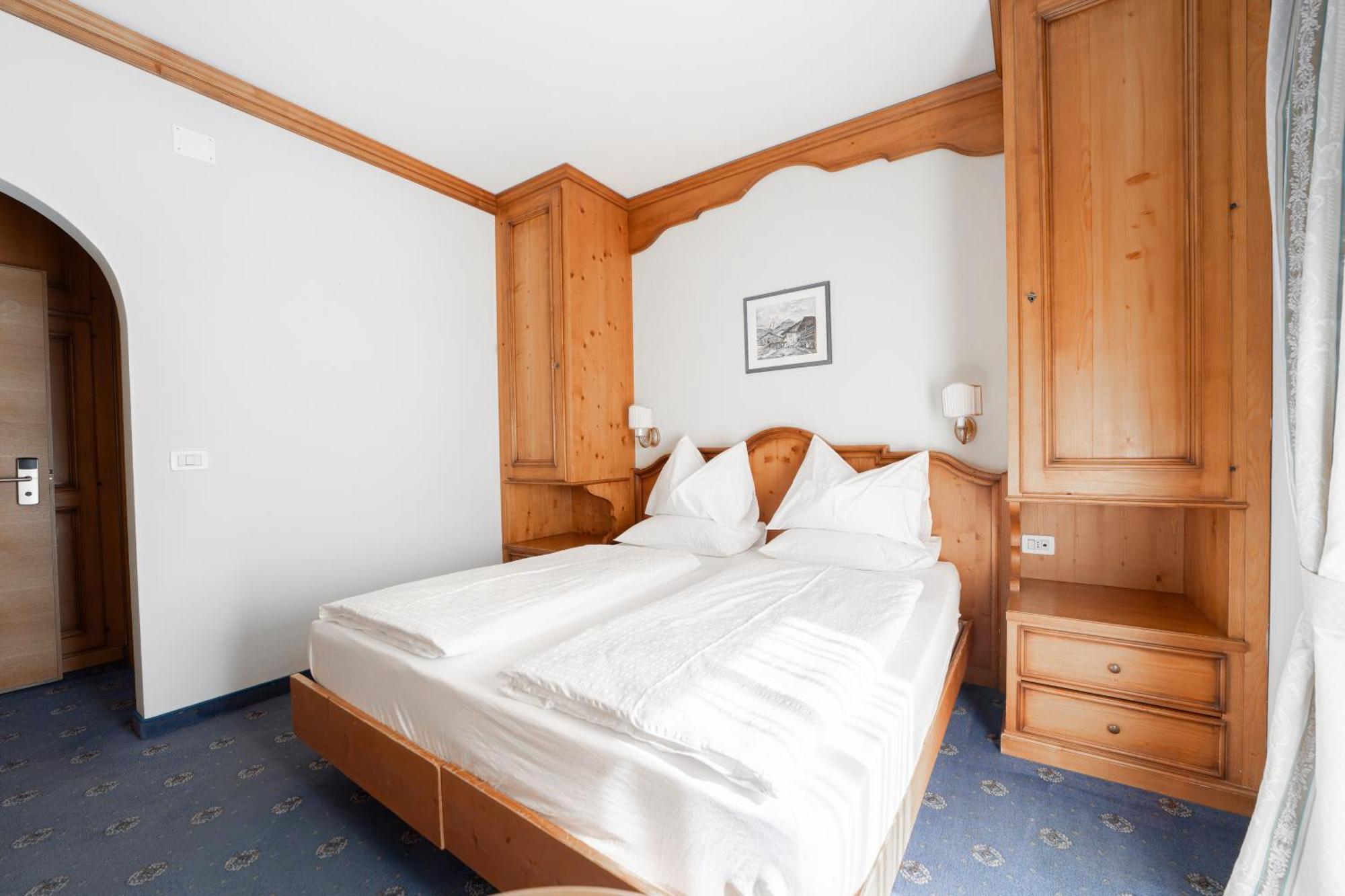 Hotel Europa Dolomites Сельва-ді-Валь-Гардена Екстер'єр фото